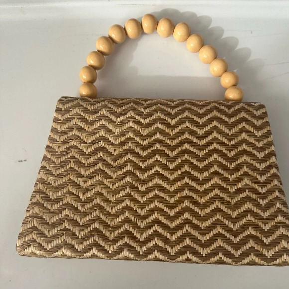 Chevron Straw Wooden Pearl Handle Purse - Picture 5 of 8